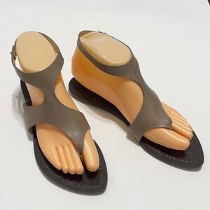 Martha Davis Pewter Flat Sandals Italy Size 7